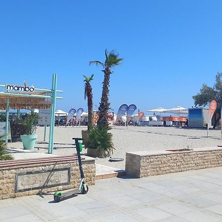 Luxury Promenada Apartment - Frontal Beachfront Mamaia Nord Năvodari Exterior foto