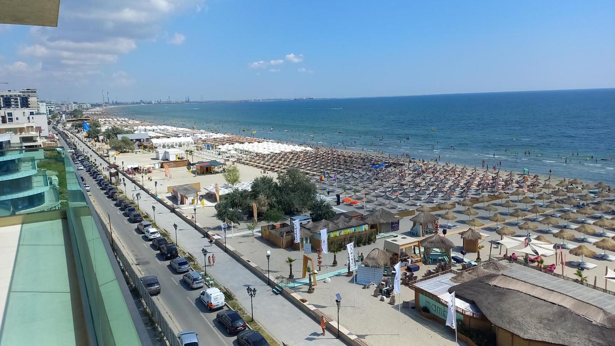 Luxury Promenada Apartment - Frontal Beachfront Mamaia Nord Năvodari Exterior foto