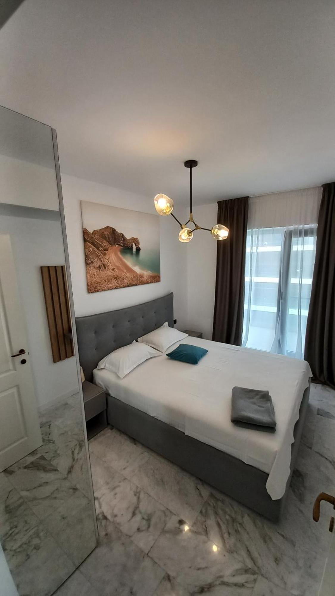 Luxury Promenada Apartment - Frontal Beachfront Mamaia Nord Năvodari Exterior foto